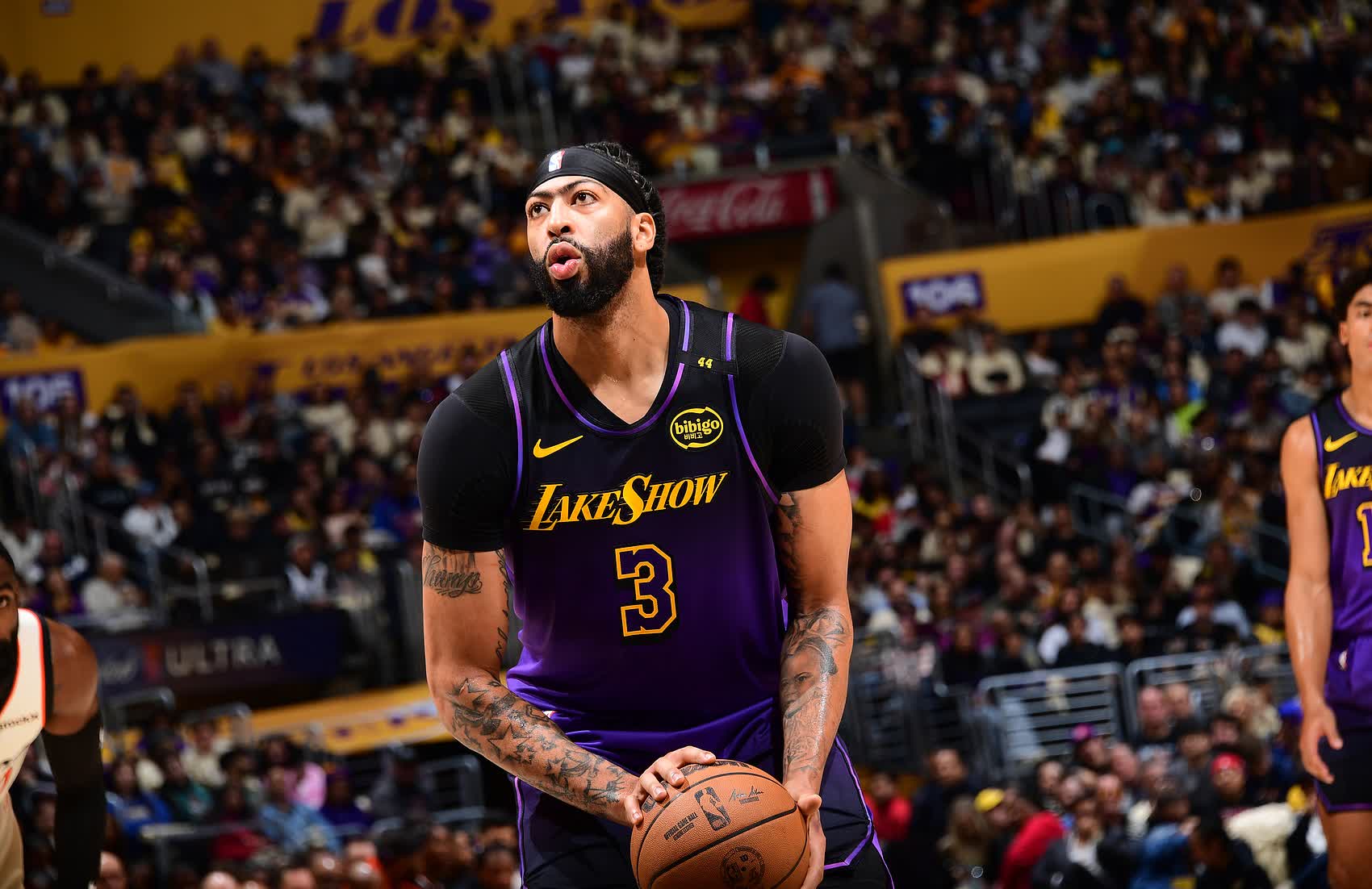 湖人官方公布新规，连续三场30+引发争议，魔术球迷热议！